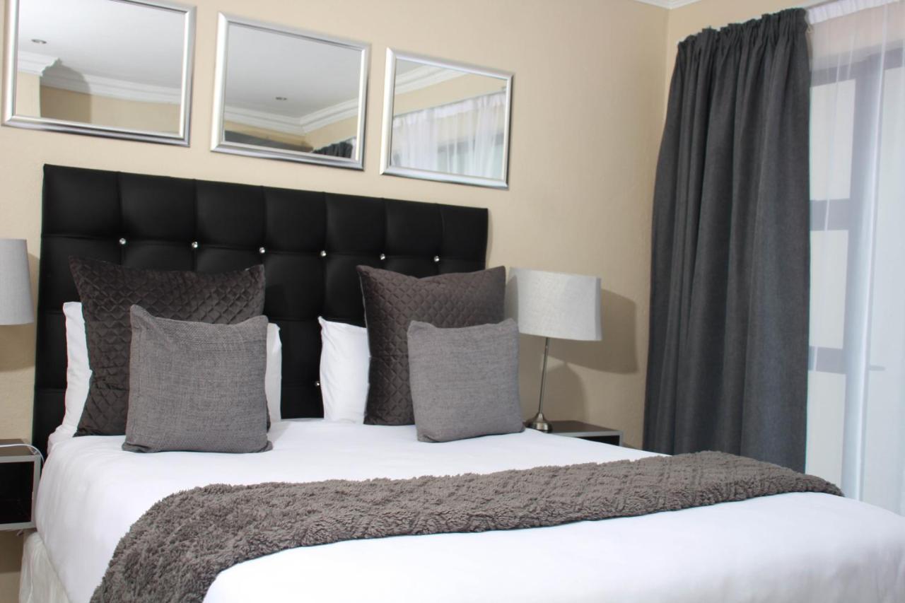Dineo'S Lodge And Spa Burgersfort Buitenkant foto