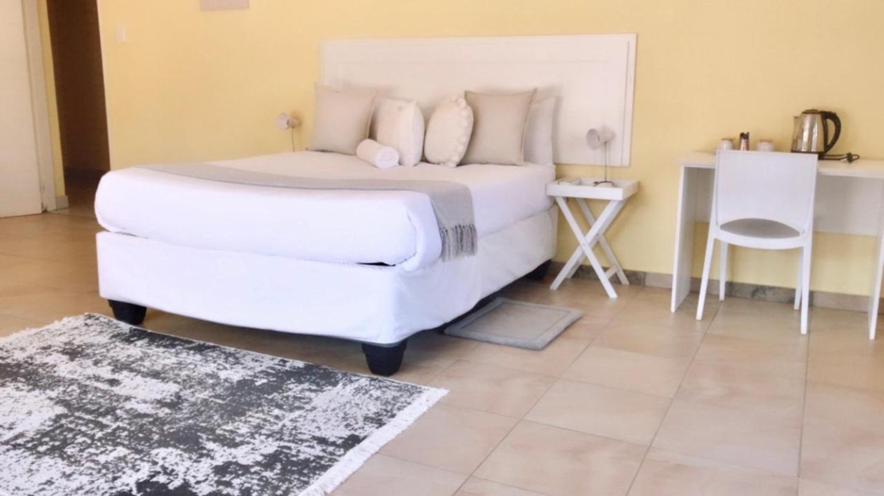 Dineo'S Lodge And Spa Burgersfort Buitenkant foto