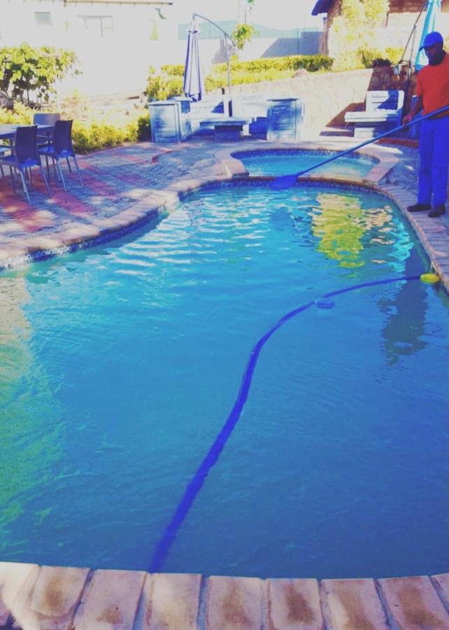 Dineo'S Lodge And Spa Burgersfort Buitenkant foto