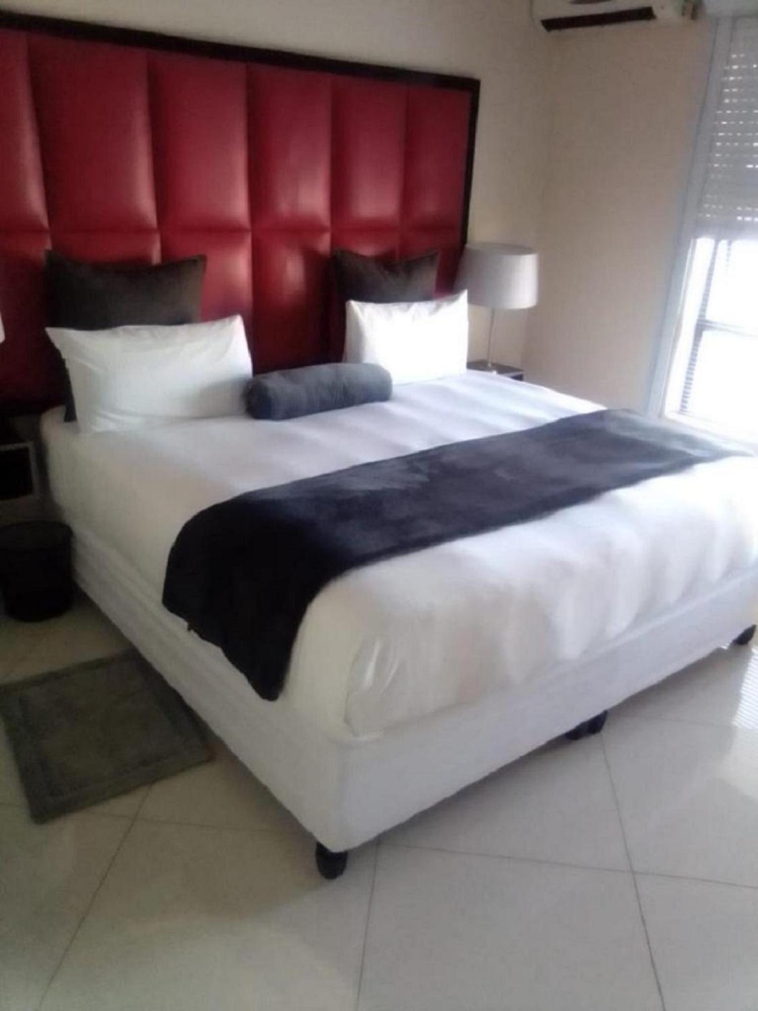 Dineo'S Lodge And Spa Burgersfort Buitenkant foto