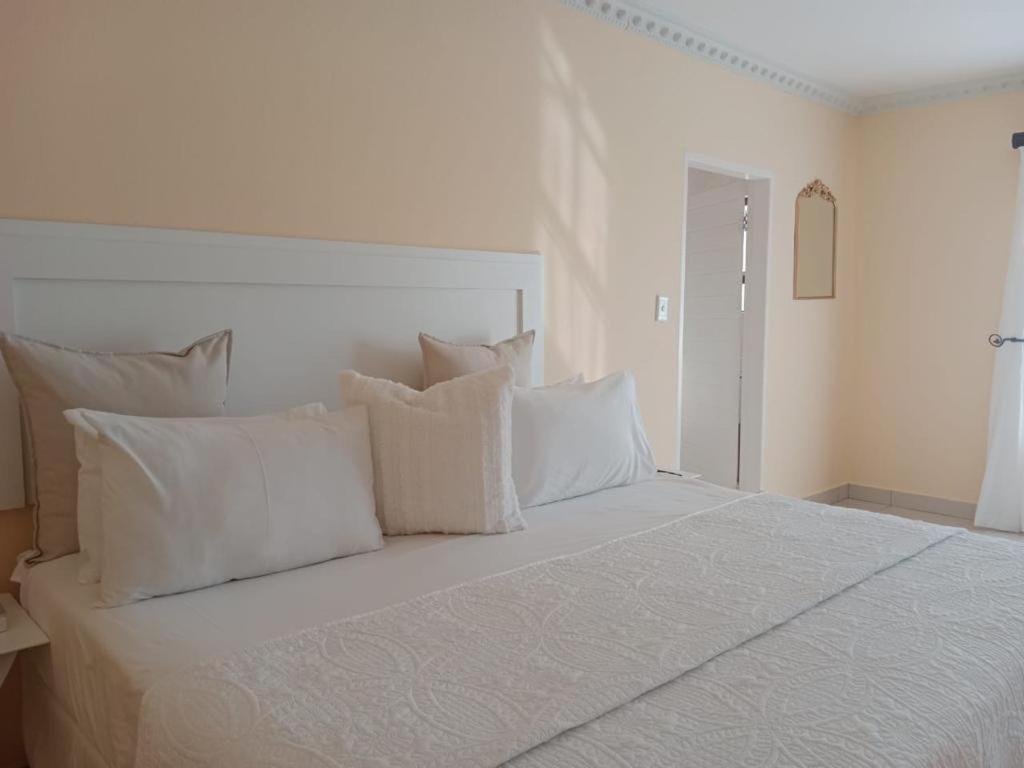 Dineo'S Lodge And Spa Burgersfort Buitenkant foto